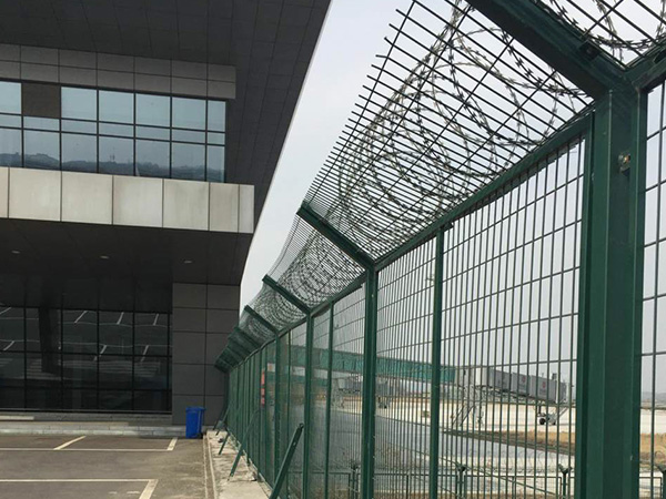 機(jī)場鋼筋網(wǎng)圍界案例展示圖片2